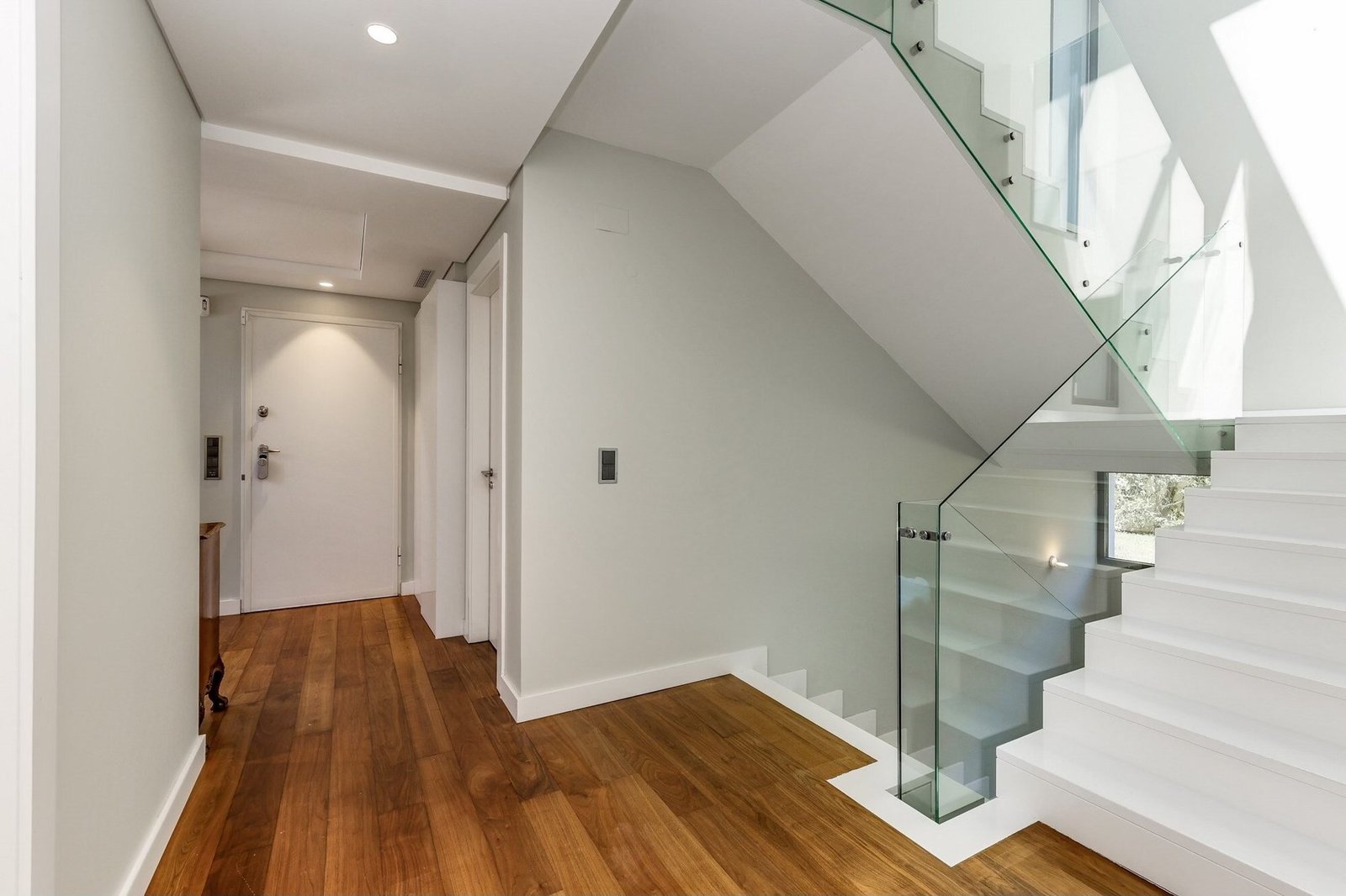 Luxury 5 Bedroom Villa In Estoril — Exclusivity, Comfort And A Unique Lifestyle By The Sea Villa in Estoril, Cascais e Estoril, Lisbon 1 - 16068690