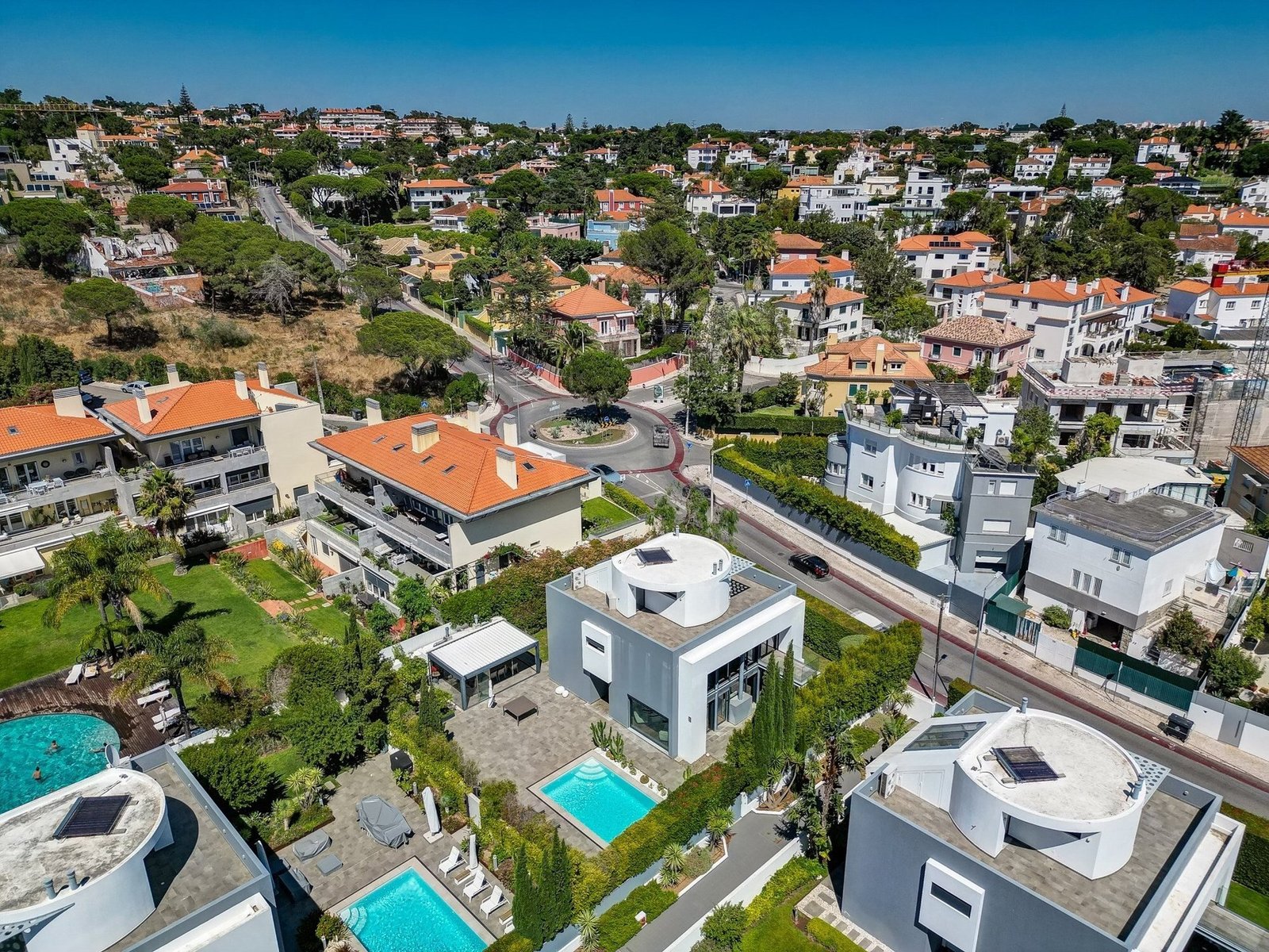 Luxury 5 Bedroom Villa In Estoril — Exclusivity, Comfort And A Unique Lifestyle By The Sea Villa in Estoril, Cascais e Estoril, Lisbon 1 - 16068690