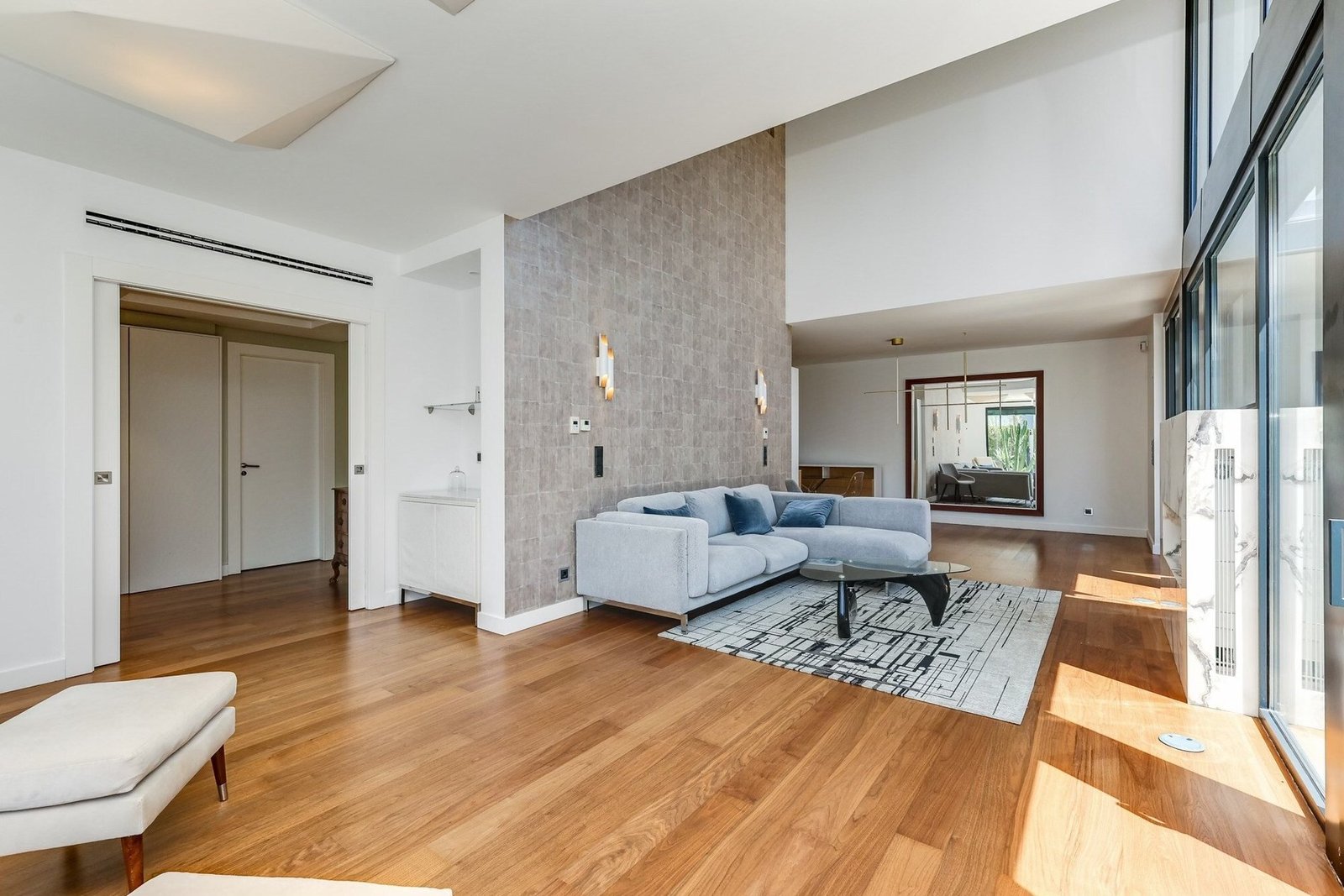 Luxury 5 Bedroom Villa In Estoril — Exclusivity, Comfort And A Unique Lifestyle By The Sea Villa in Estoril, Cascais e Estoril, Lisbon 1 - 16068690