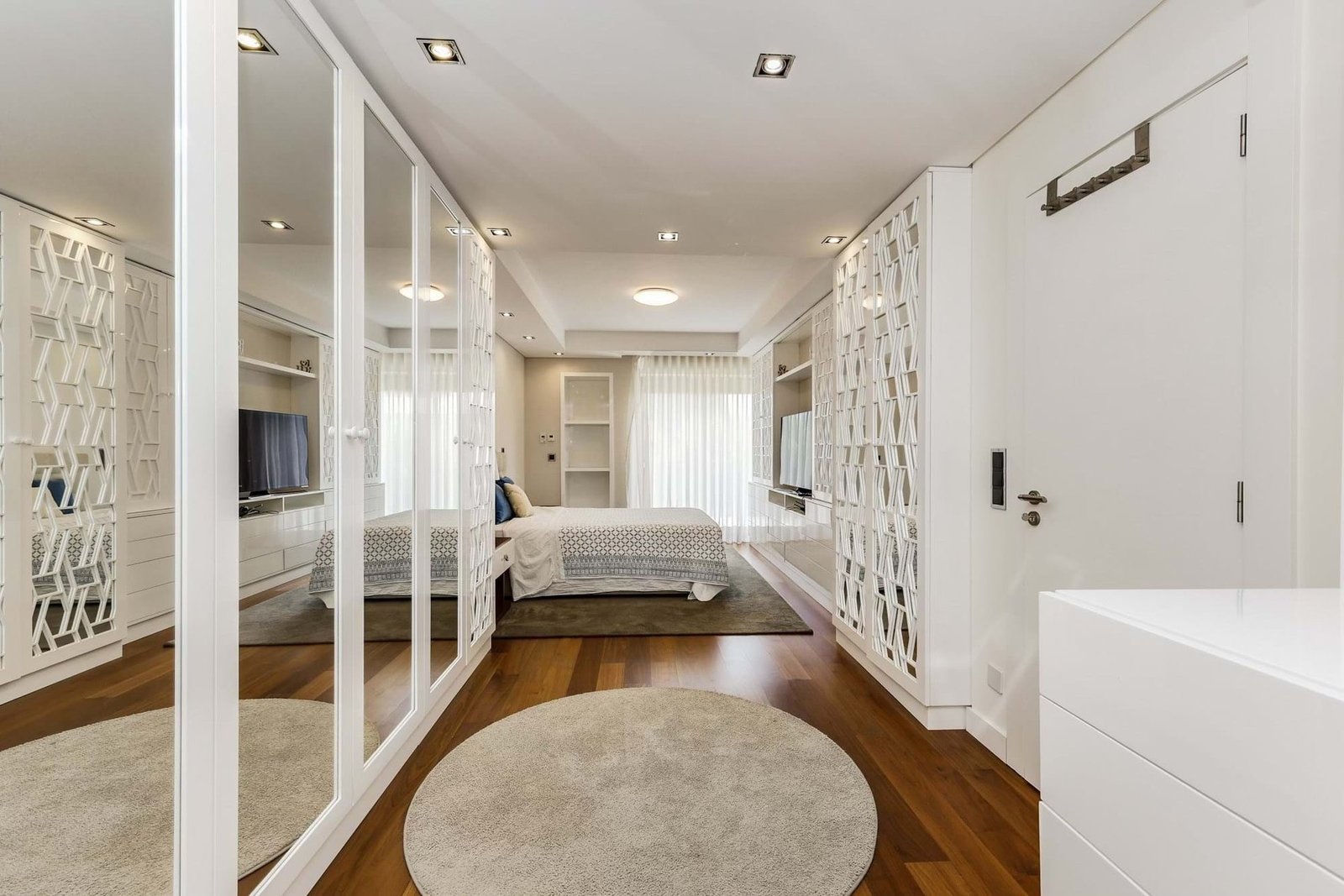 Luxury 5 Bedroom Villa In Estoril — Exclusivity, Comfort And A Unique Lifestyle By The Sea Villa in Estoril, Cascais e Estoril, Lisbon 1 - 16068690