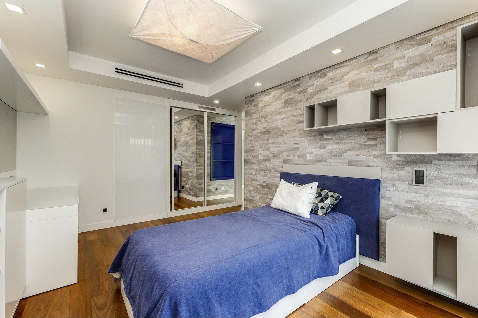 Luxury 5 Bedroom Villa In Estoril — Exclusivity, Comfort And A Unique Lifestyle By The Sea Villa in Estoril, Cascais e Estoril, Lisbon 1 - 16068690