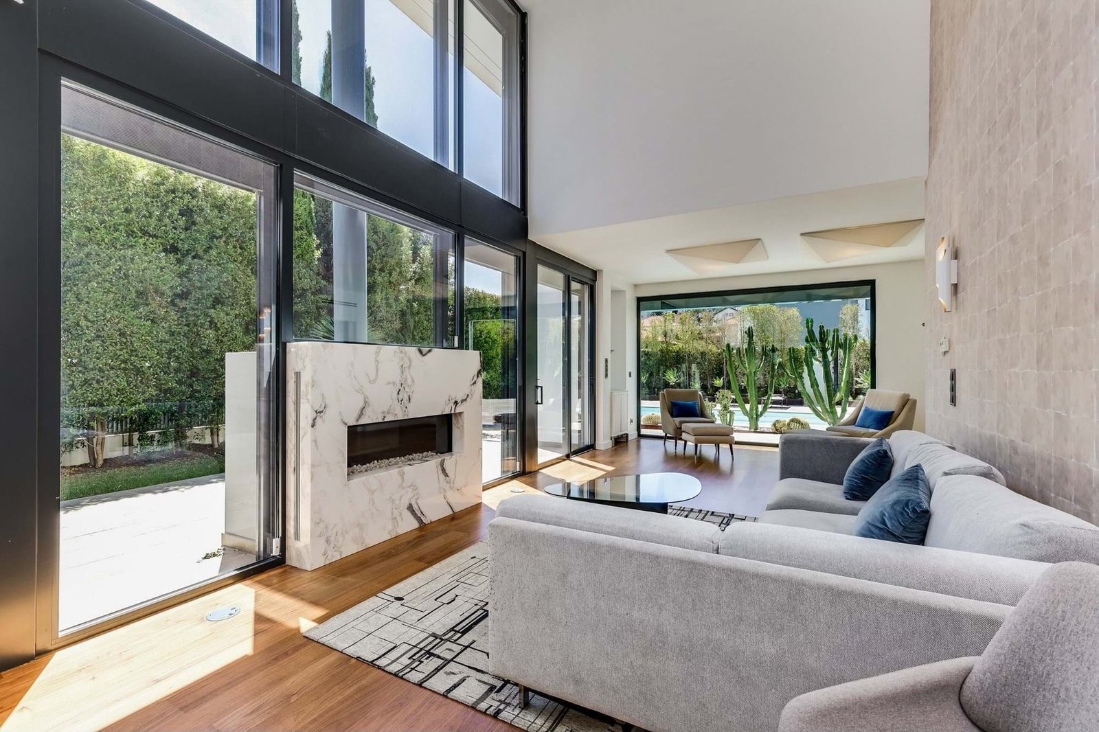 Luxury 5 Bedroom Villa In Estoril — Exclusivity, Comfort And A Unique Lifestyle By The Sea Villa in Estoril, Cascais e Estoril, Lisbon 1 - 16068690