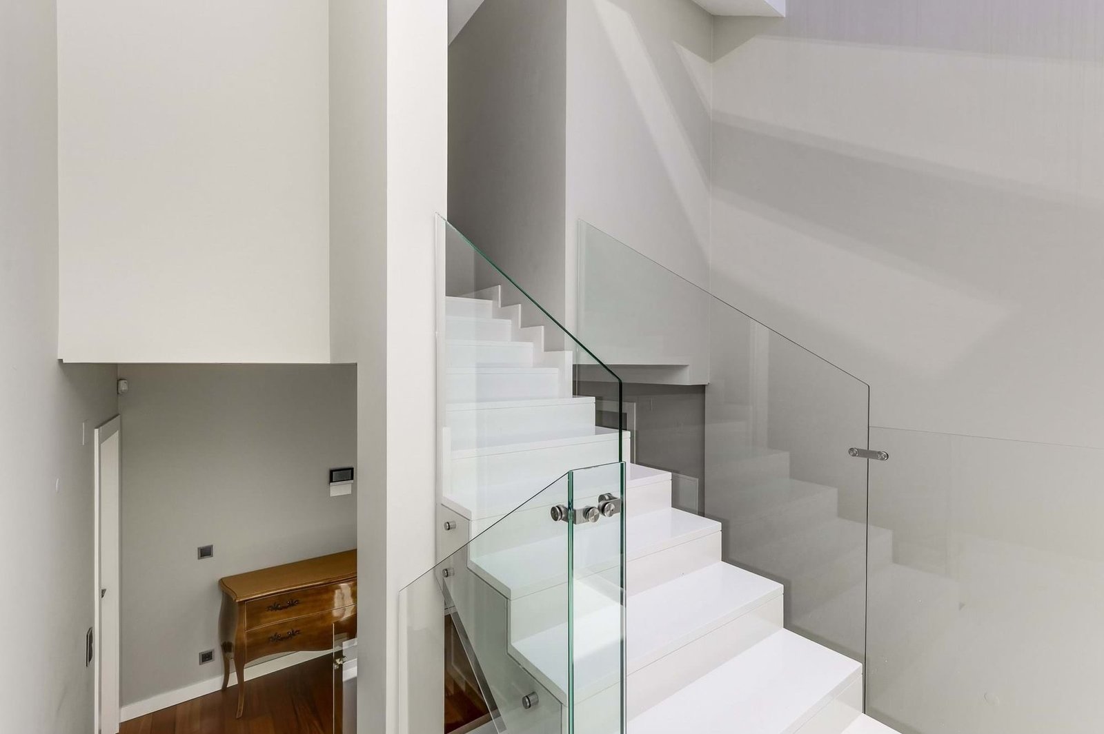 Luxury 5 Bedroom Villa In Estoril — Exclusivity, Comfort And A Unique Lifestyle By The Sea Villa in Estoril, Cascais e Estoril, Lisbon 1 - 16068690