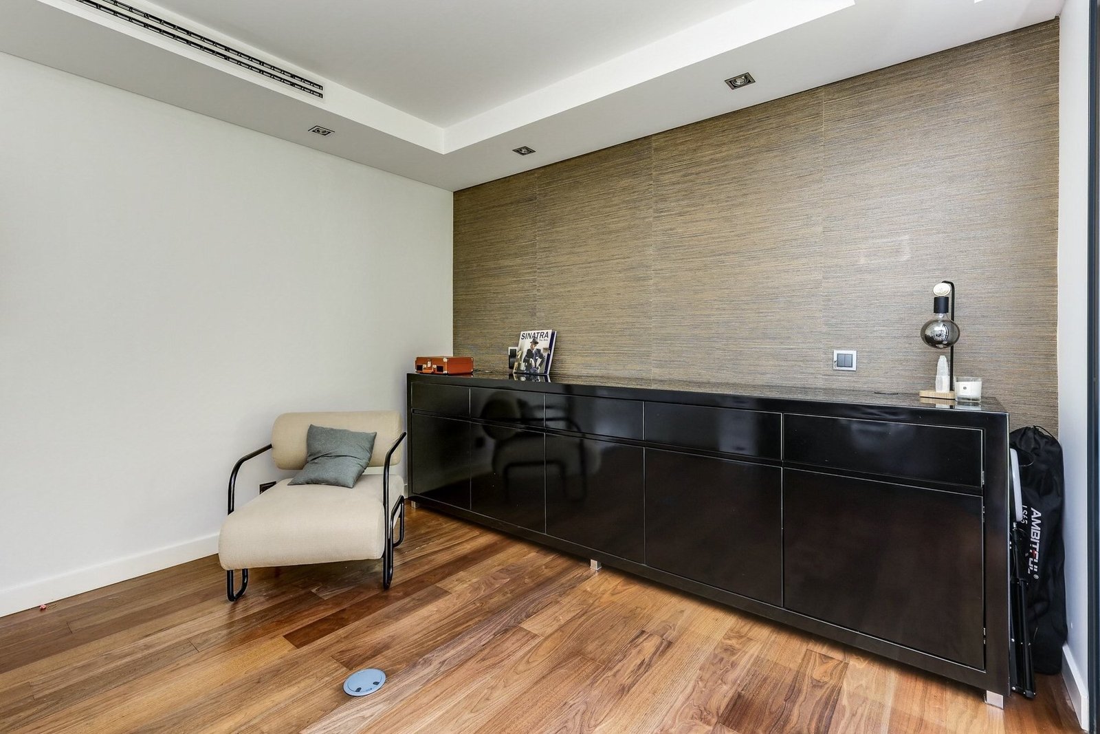 Luxury 5 Bedroom Villa In Estoril — Exclusivity, Comfort And A Unique Lifestyle By The Sea Villa in Estoril, Cascais e Estoril, Lisbon 1 - 16068690