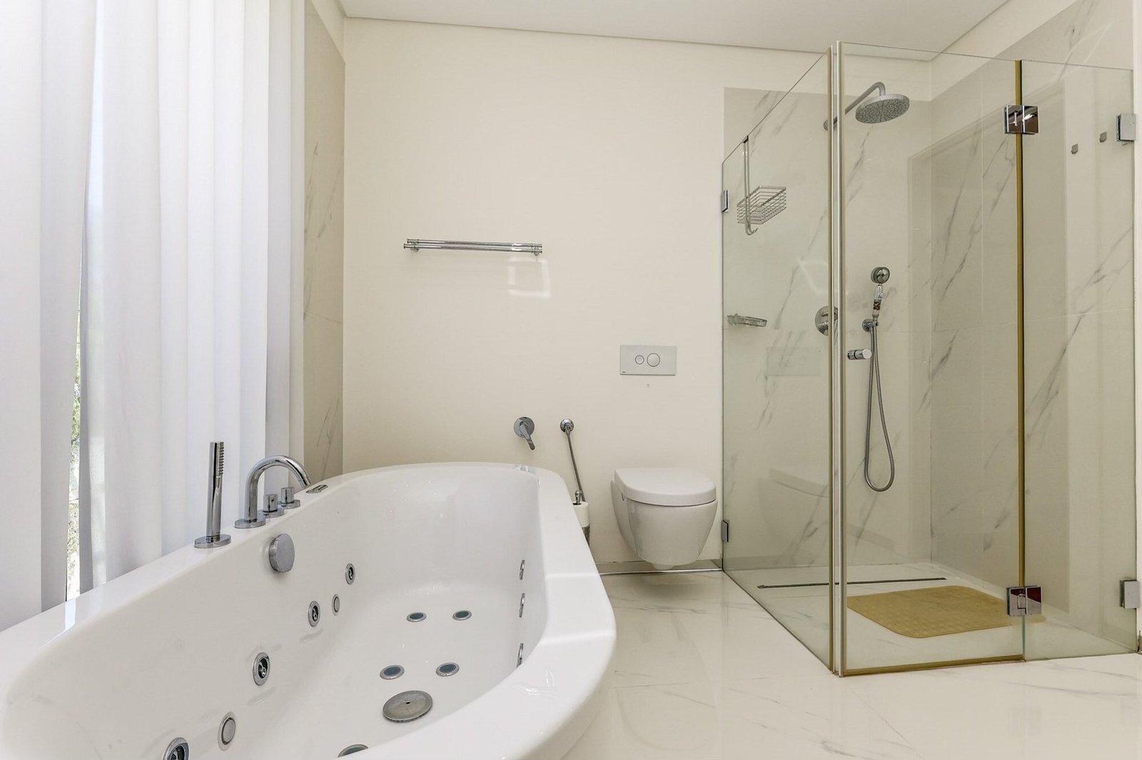 Luxury 5 Bedroom Villa In Estoril — Exclusivity, Comfort And A Unique Lifestyle By The Sea Villa in Estoril, Cascais e Estoril, Lisbon 1 - 16068690