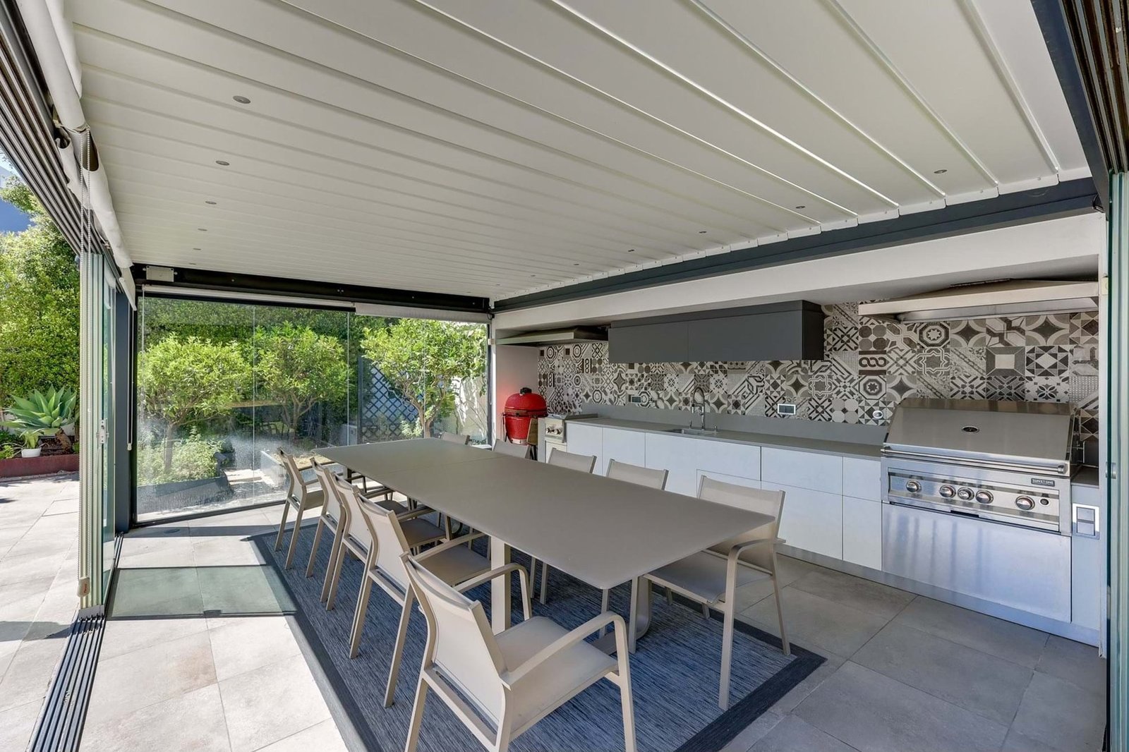 Luxury 5 Bedroom Villa In Estoril — Exclusivity, Comfort And A Unique Lifestyle By The Sea Villa in Estoril, Cascais e Estoril, Lisbon 1 - 16068690