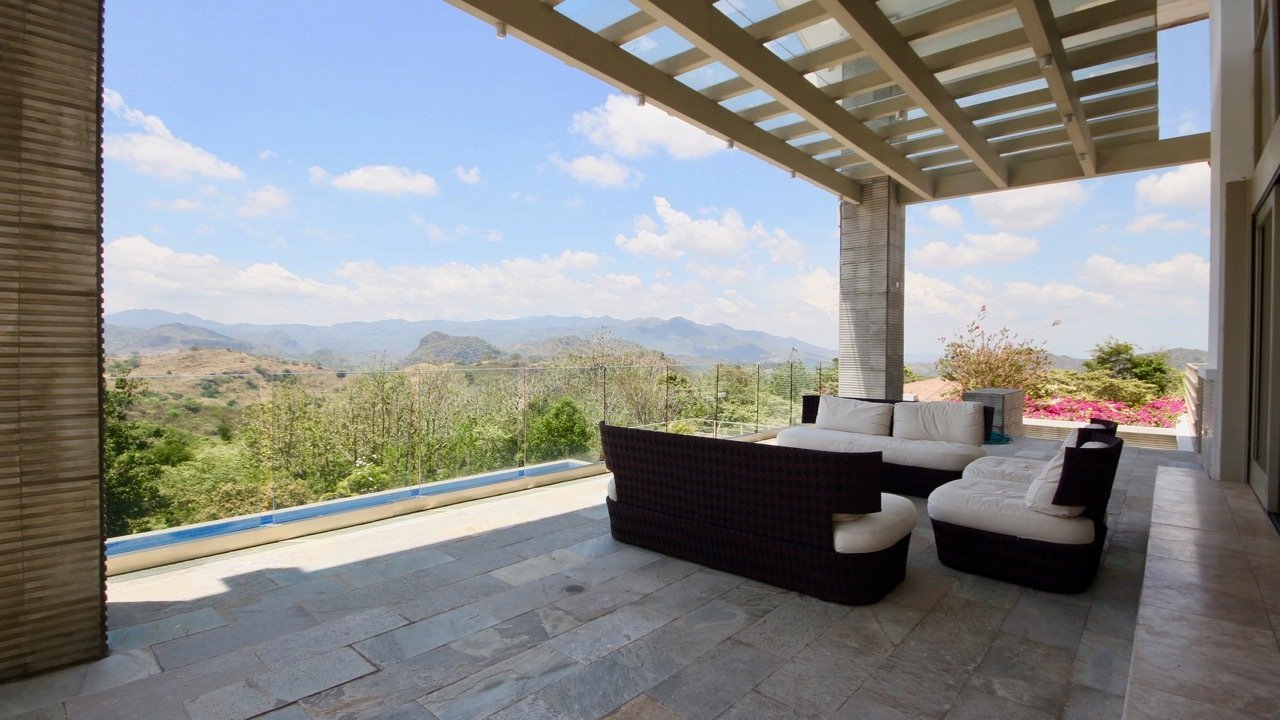 Luxury Mountain Villa With Swimming Pool And Ocean Views Villa in Los Pozos, Herrera Province, Panama 1 - 10717403