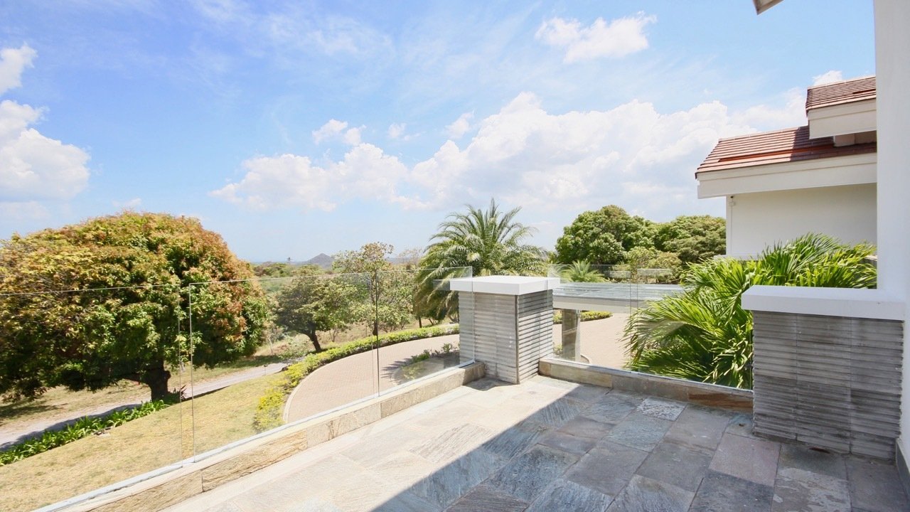 Luxury Mountain Villa With Swimming Pool And Ocean Views Villa in Los Pozos, Herrera Province, Panama 1 - 10717403