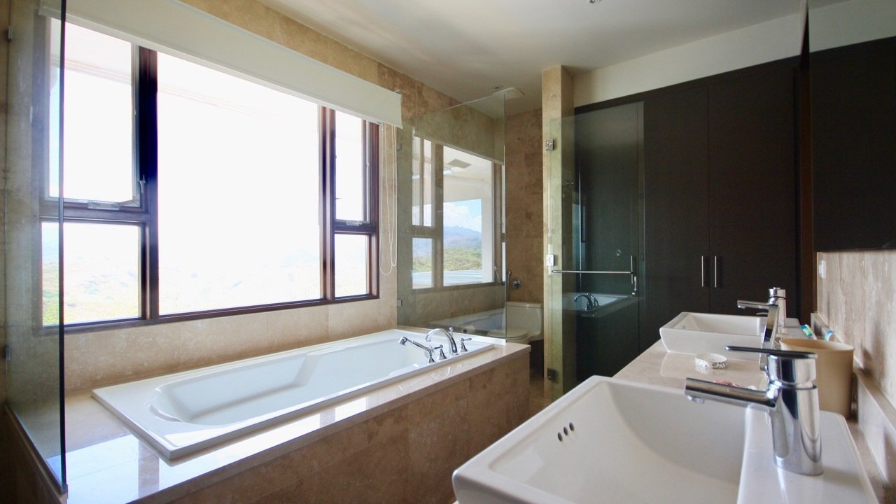 Luxury Mountain Villa With Swimming Pool And Ocean Views Villa in Los Pozos, Herrera Province, Panama 1 - 10717403