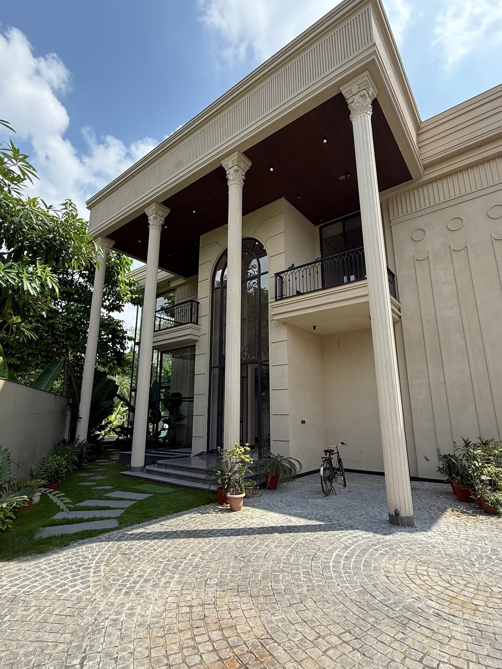Exquisite Luxury Farmhouse For Sale In Sultanpur Farms, New Delhi Villa in New Delhi, Delhi, India 1 - 16145107