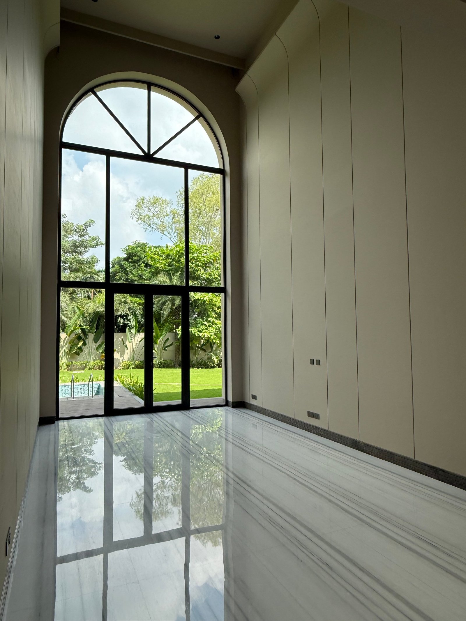 Exquisite Luxury Farmhouse For Sale In Sultanpur Farms, New Delhi Villa in New Delhi, Delhi, India 1 - 16145107