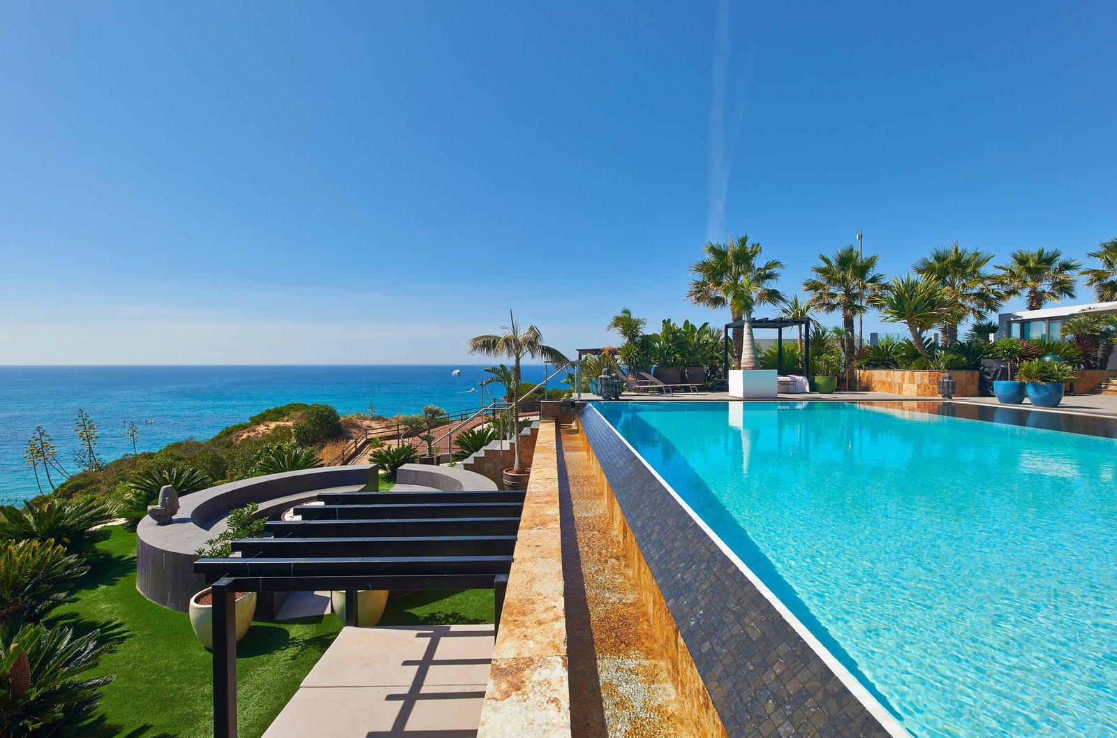 Modern Villa With Ocean View In Algarve Villa in Praia dos Pescadores, Olhos de Agua, Portugal 1 - 13526963