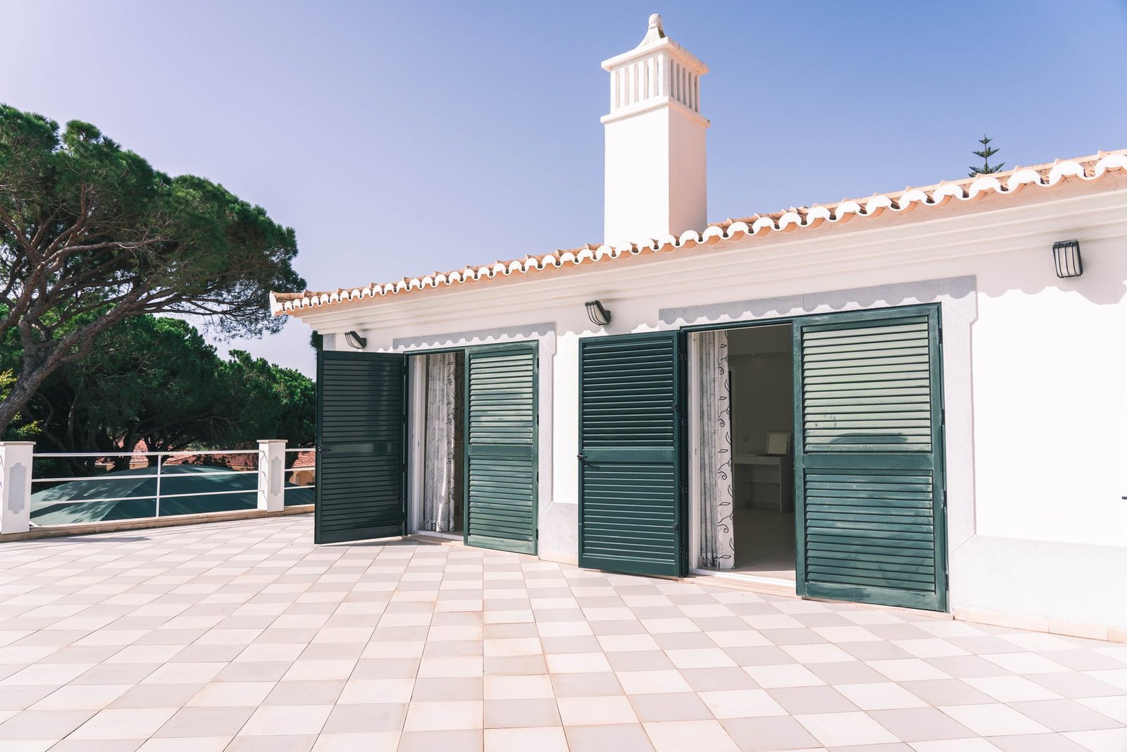 Fantastic Villa With 5 Bedrooms In Quarteira, Algarve Villa in Quarteira, Algarve, Portugal 1 - 14130987