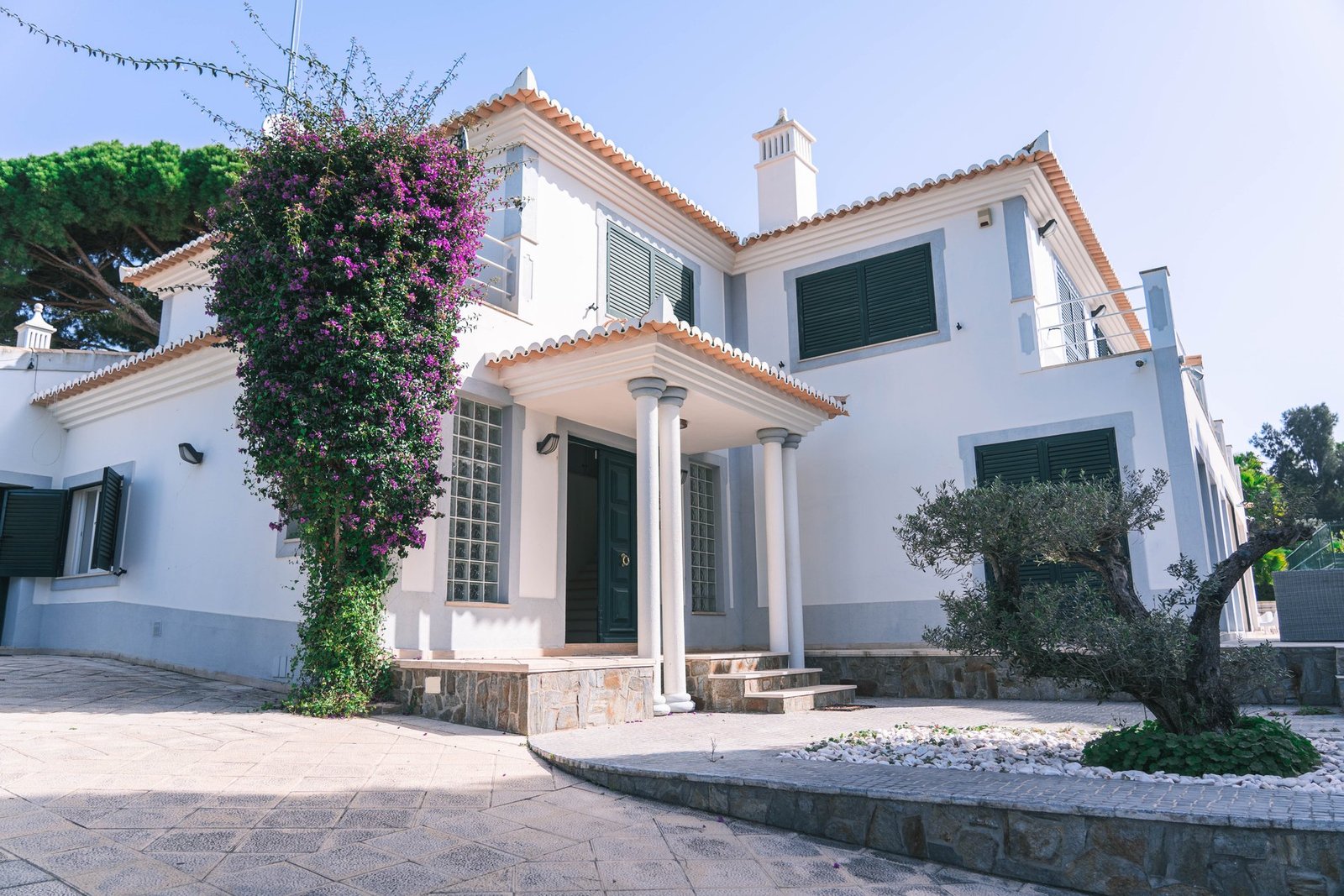 Fantastic Villa With 5 Bedrooms In Quarteira, Algarve Villa in Quarteira, Algarve, Portugal 1 - 14130987