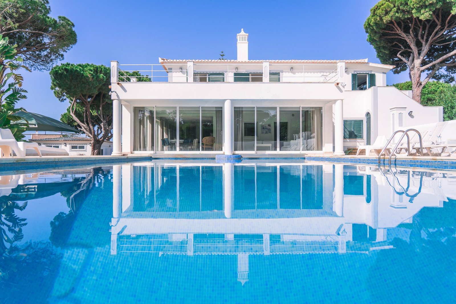 Fantastic Villa With 5 Bedrooms In Quarteira, Algarve Villa in Quarteira, Algarve, Portugal 1 - 14130987