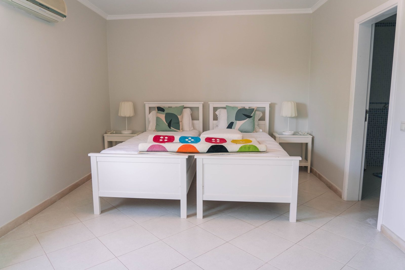 Fantastic Villa With 5 Bedrooms In Quarteira, Algarve Villa in Quarteira, Algarve, Portugal 1 - 14130987