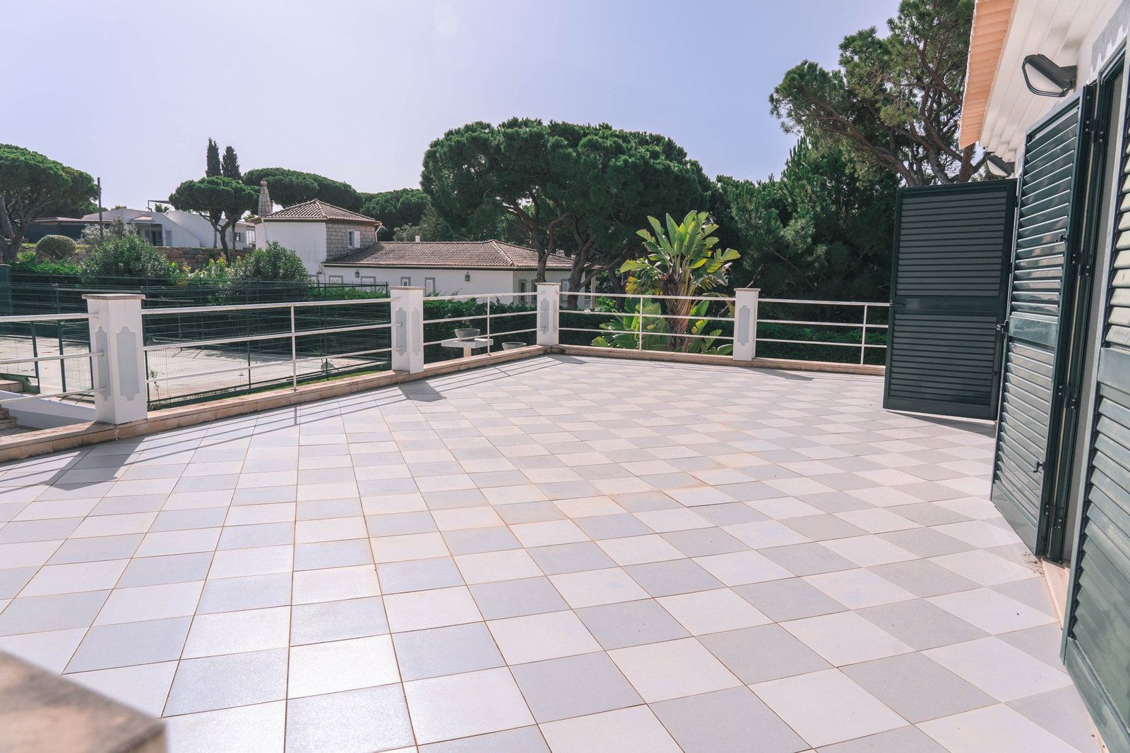 Fantastic Villa With 5 Bedrooms In Quarteira, Algarve Villa in Quarteira, Algarve, Portugal 1 - 14130987