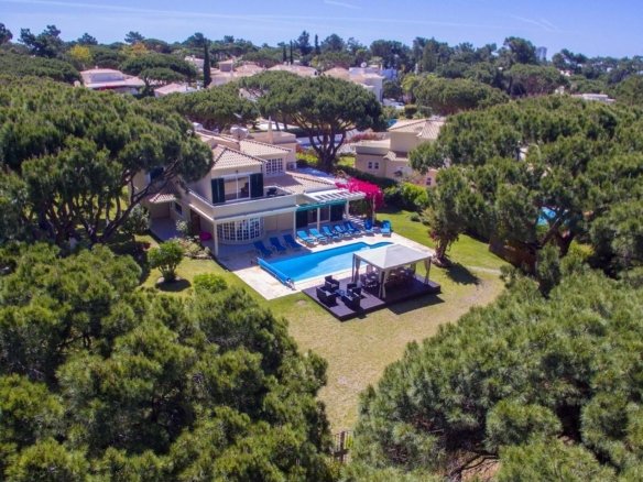 Villa in Quarteira, Algarve, Portugal 1 - 15058956