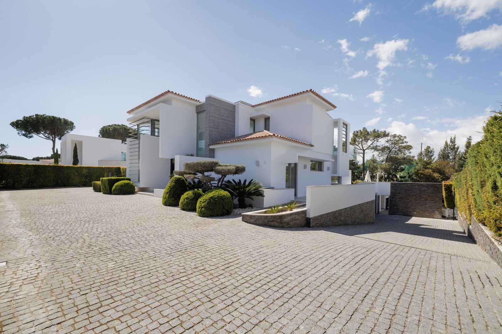 Luxury Living In Quinta Do Lago Villa in Quinta do Lago, Almancil, Portugal 1 - 16091125