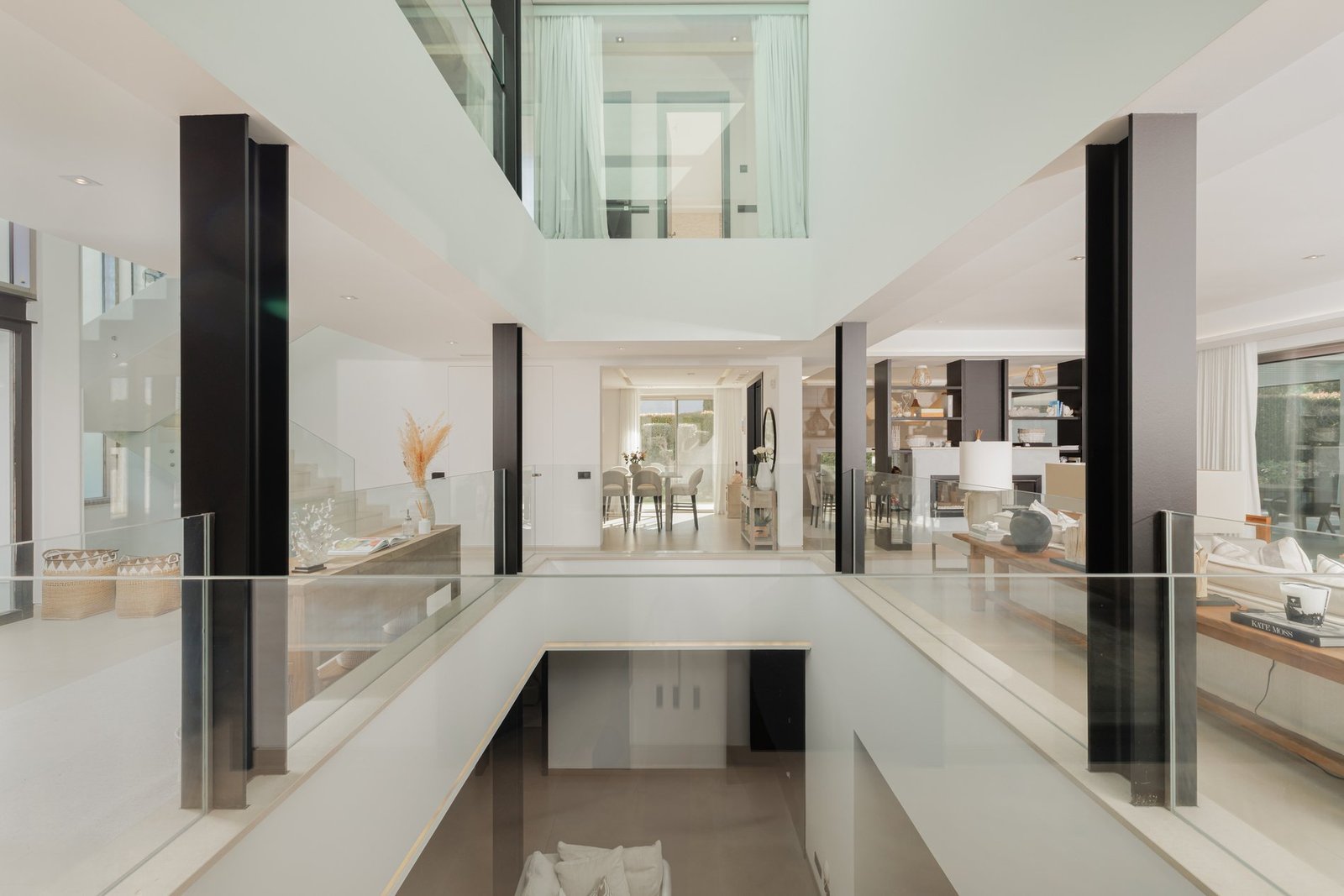 Luxury Living In Quinta Do Lago Villa in Quinta do Lago, Almancil, Portugal 1 - 16091125