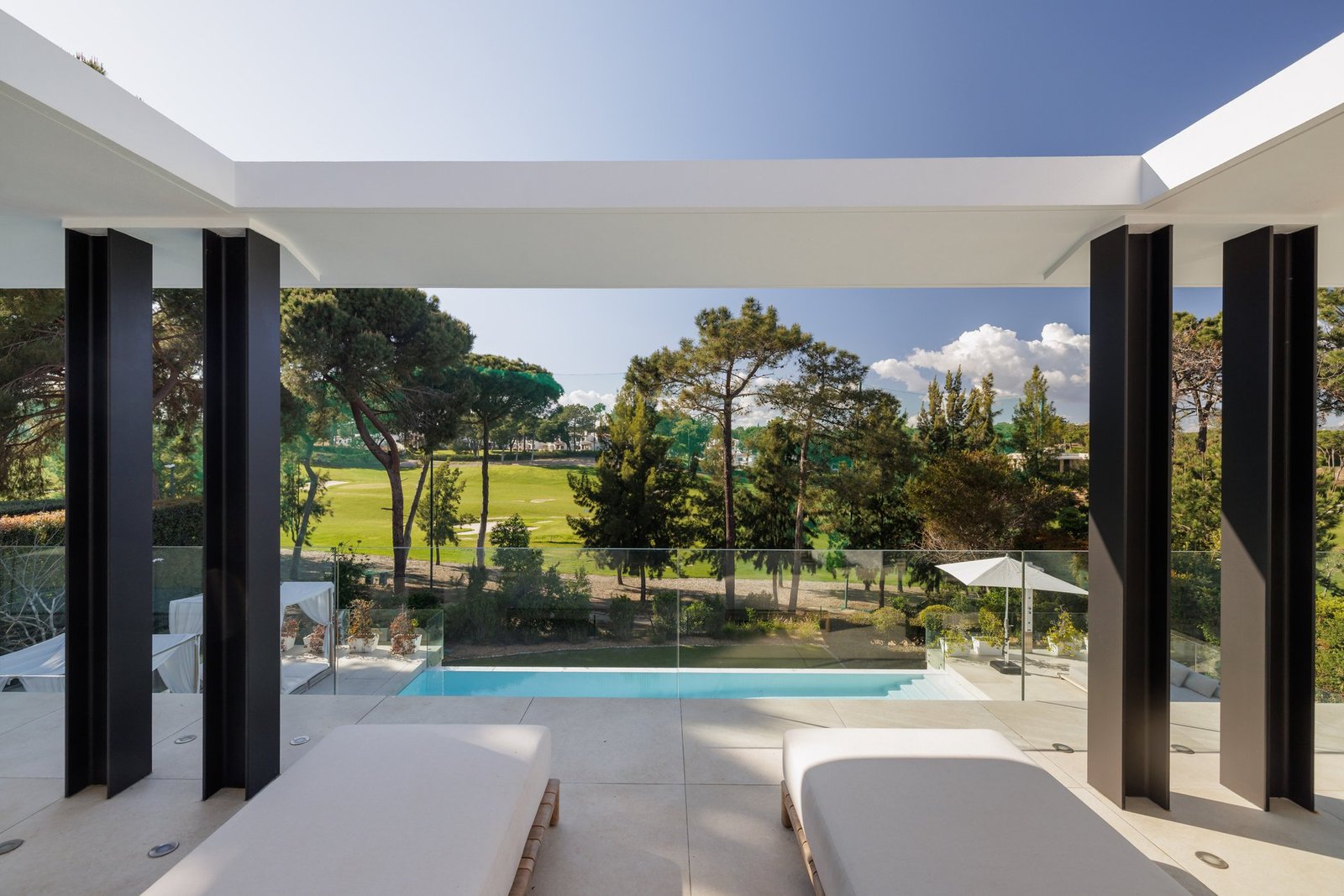 Luxury Living In Quinta Do Lago Villa in Quinta do Lago, Almancil, Portugal 1 - 16091125