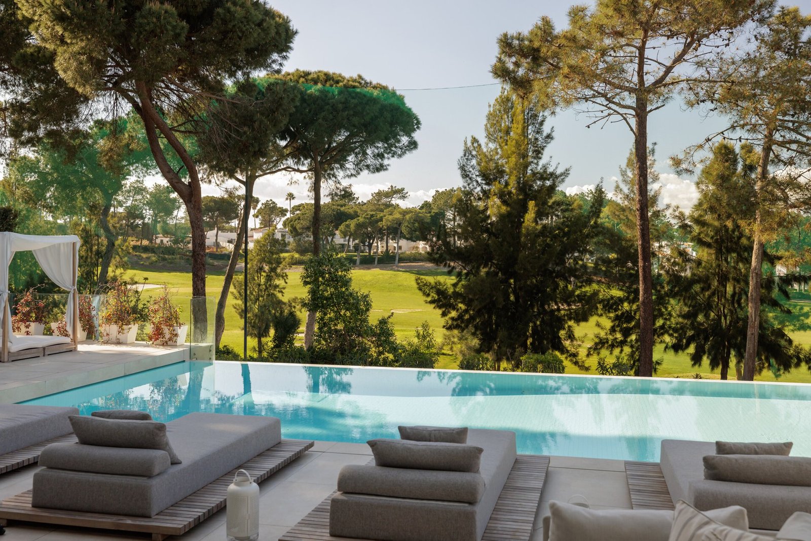 Luxury Living In Quinta Do Lago Villa in Quinta do Lago, Almancil, Portugal 1 - 16091125