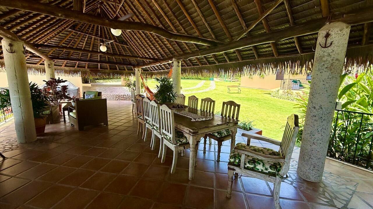 Beachfront Oasis: A Luxurious Coastal Retreat Villa in Rio Hato, Coclé Province, Panama 1 - 15370290