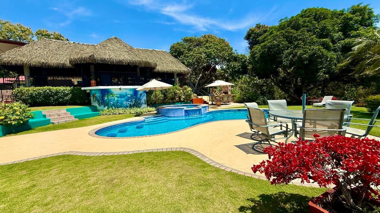 Beachfront Oasis: A Luxurious Coastal Retreat Villa in Rio Hato, Coclé Province, Panama 1 - 15370290