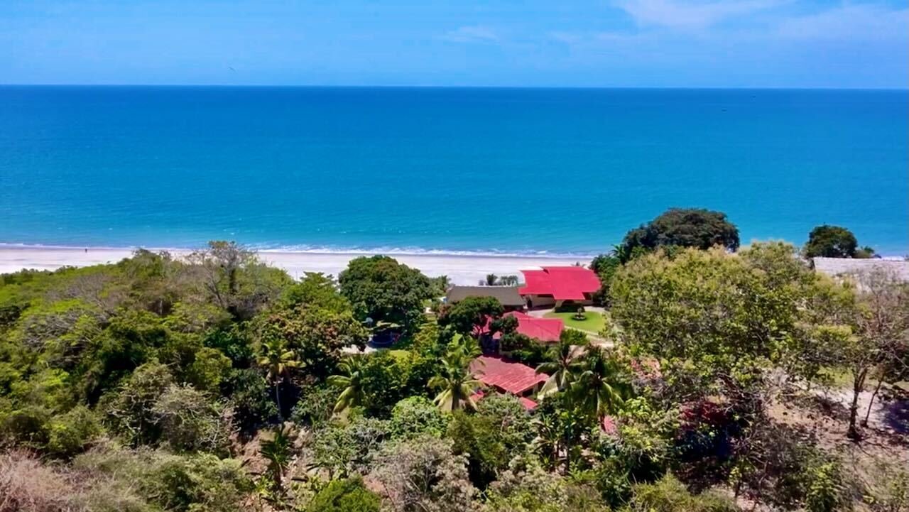 Beachfront Oasis: A Luxurious Coastal Retreat Villa in Rio Hato, Coclé Province, Panama 1 - 15370290