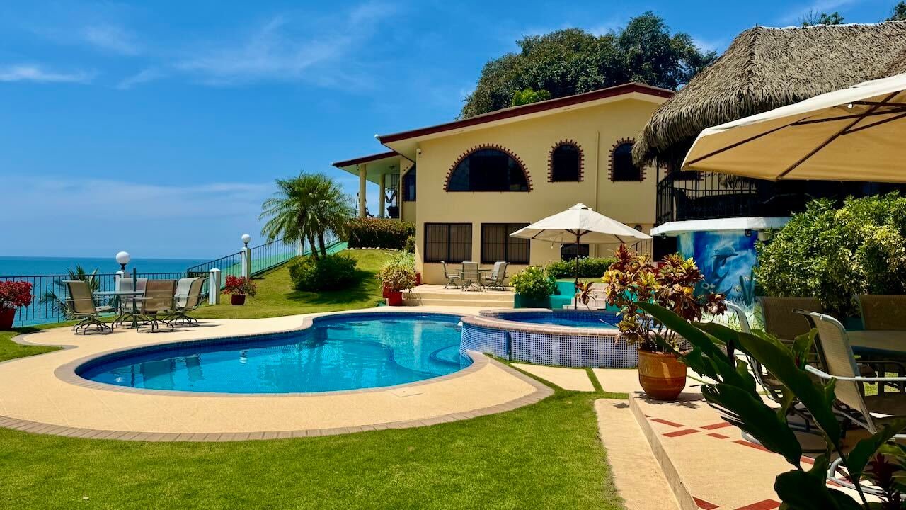 Beachfront Oasis: A Luxurious Coastal Retreat Villa in Rio Hato, Coclé Province, Panama 1 - 15370290