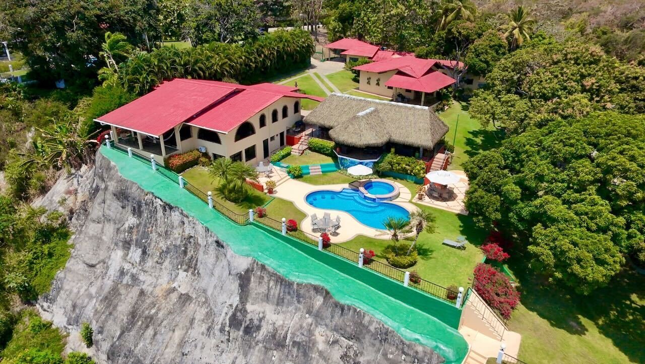 Beachfront Oasis: A Luxurious Coastal Retreat Villa in Rio Hato, Coclé Province, Panama 1 - 15370290