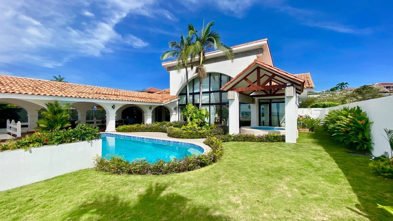 Vista Mar Golf Residence Ocean Front Villa Villa in San Carlos District, Panama, Panama 1 - 13376419