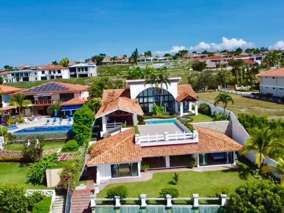 Villa in San Carlos District, Panama, Panama 1 - 13376419