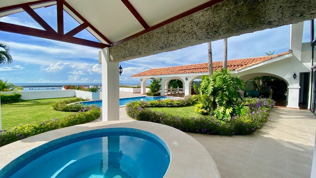Vista Mar Golf Residence Ocean Front Villa Villa in San Carlos District, Panama, Panama 1 - 13376419