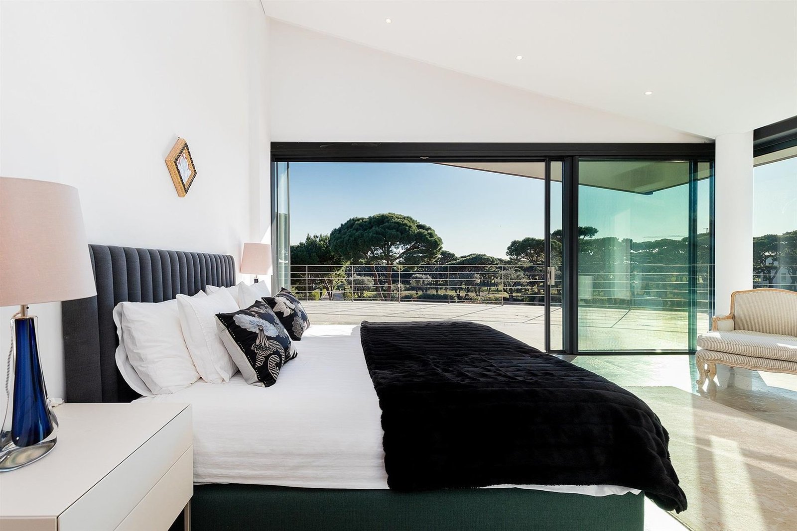 Exclusive Villa In Gated Community In Vilamoura Villa in Vilamoura, Quarteira, Algarve 1 - 16129328