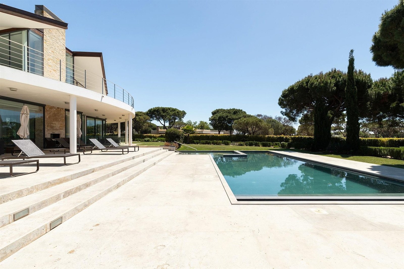Exclusive Villa In Gated Community In Vilamoura Villa in Vilamoura, Quarteira, Algarve 1 - 16129328