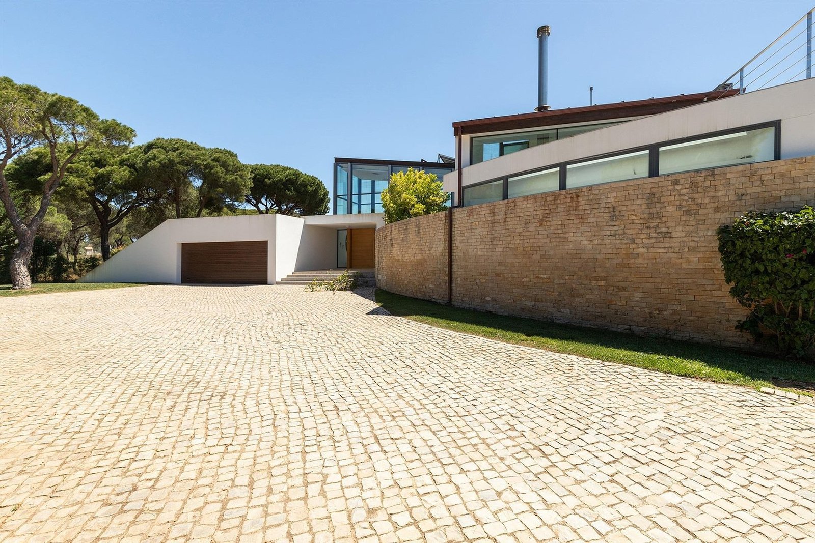 Exclusive Villa In Gated Community In Vilamoura Villa in Vilamoura, Quarteira, Algarve 1 - 16129328