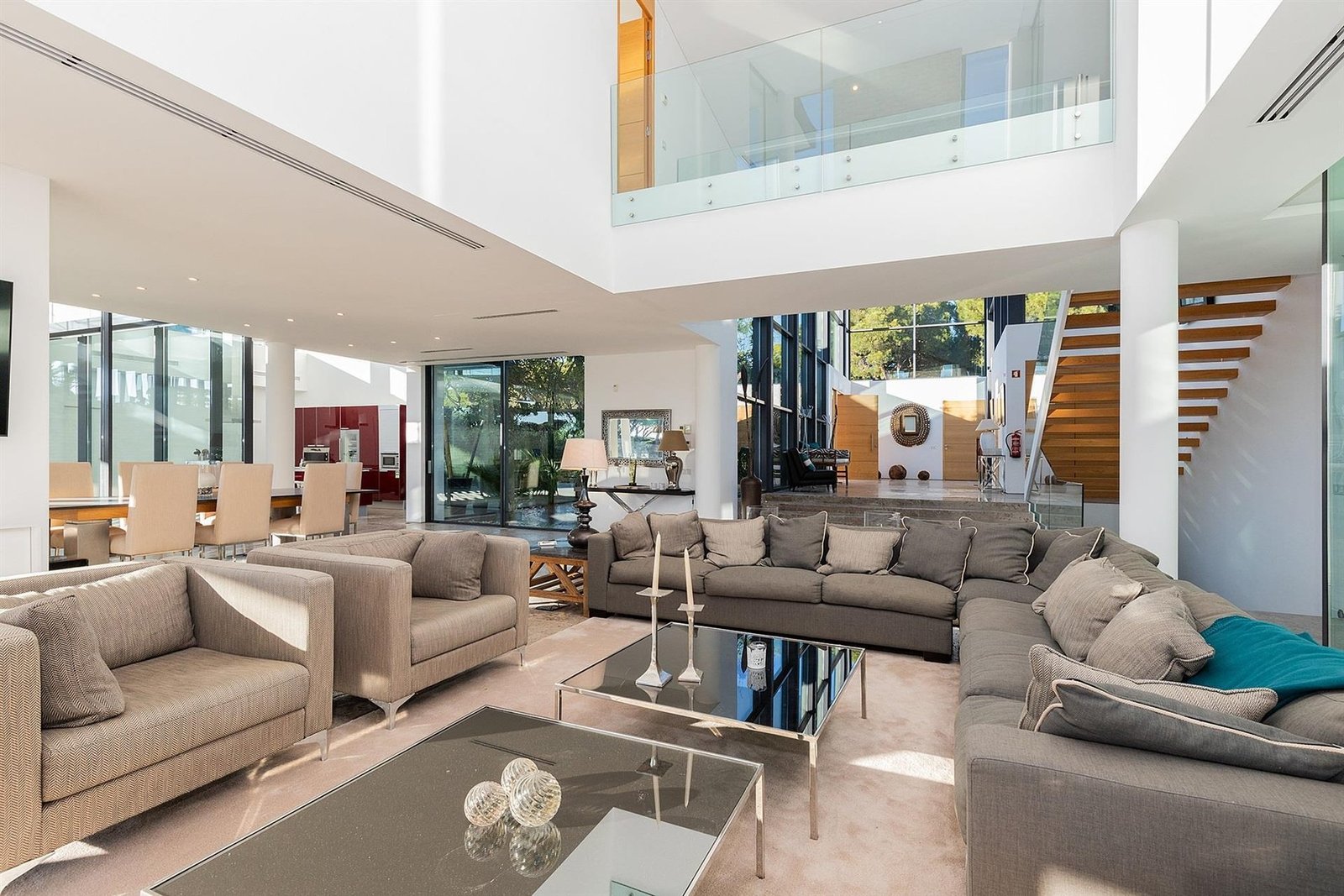 Exclusive Villa In Gated Community In Vilamoura Villa in Vilamoura, Quarteira, Algarve 1 - 16129328