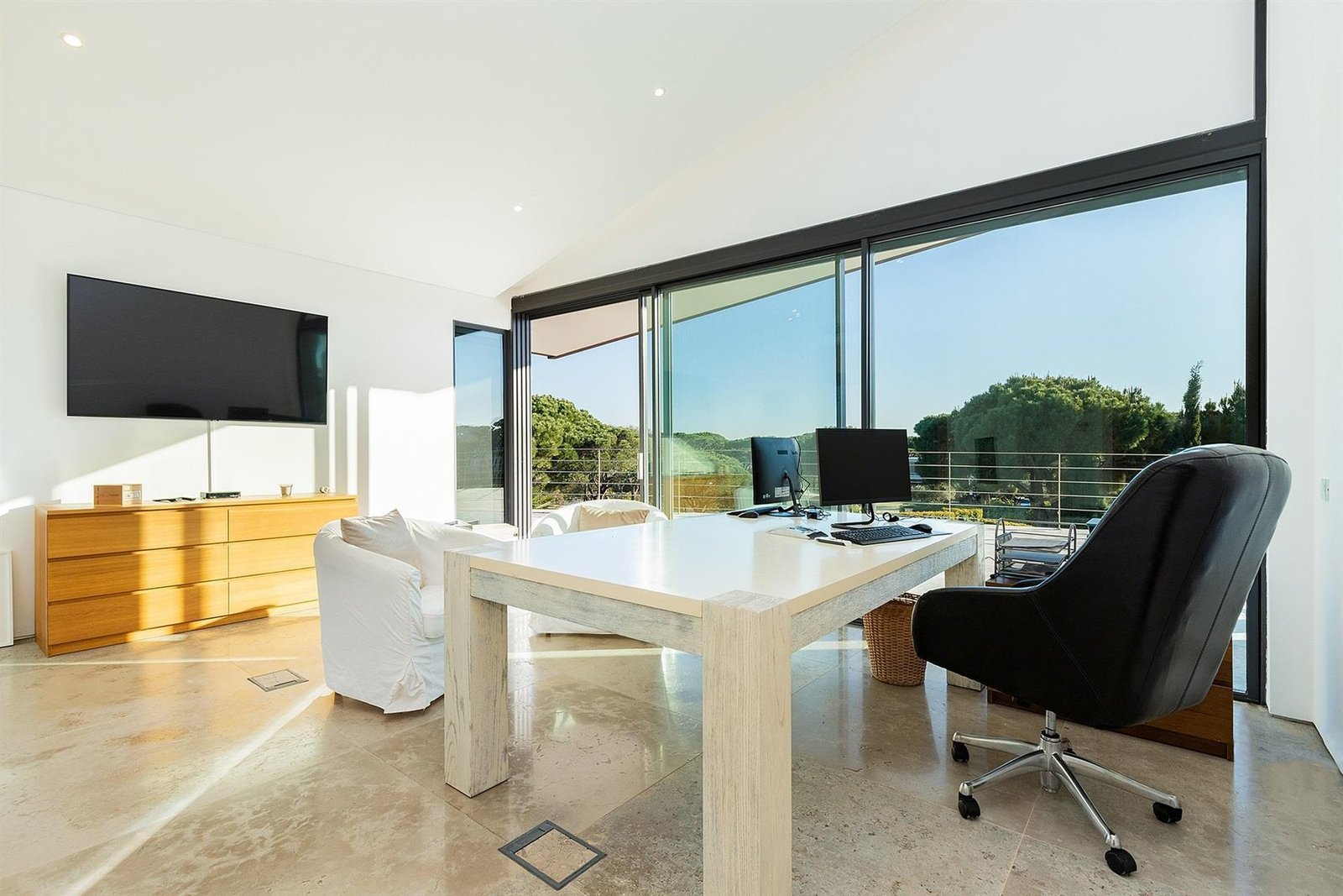 Exclusive Villa In Gated Community In Vilamoura Villa in Vilamoura, Quarteira, Algarve 1 - 16129328