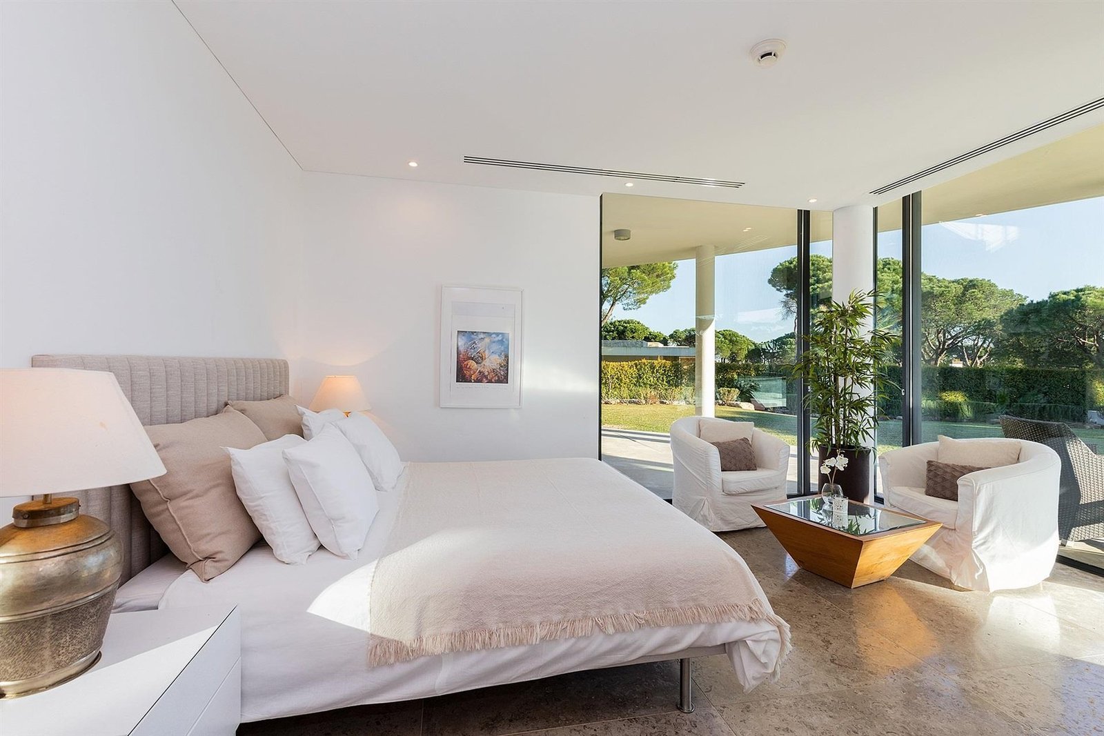 Exclusive Villa In Gated Community In Vilamoura Villa in Vilamoura, Quarteira, Algarve 1 - 16129328