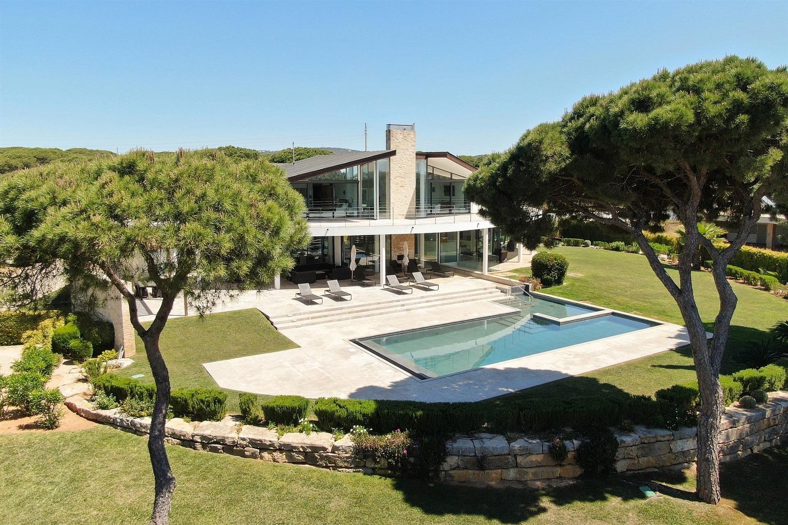 Exclusive Villa In Gated Community In Vilamoura Villa in Vilamoura, Quarteira, Algarve 1 - 16129328