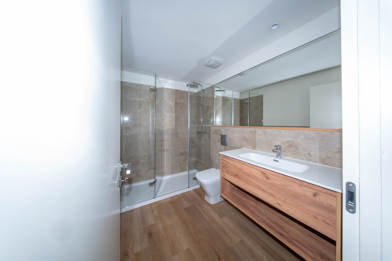 Exceptional 4 Bedroom Apartment At Mirear Terraces! Apartment in Alges, Linda-a-Velha e Cruz Quebrada-Dafundo, Lisbon, Portugal 1 - 15664570