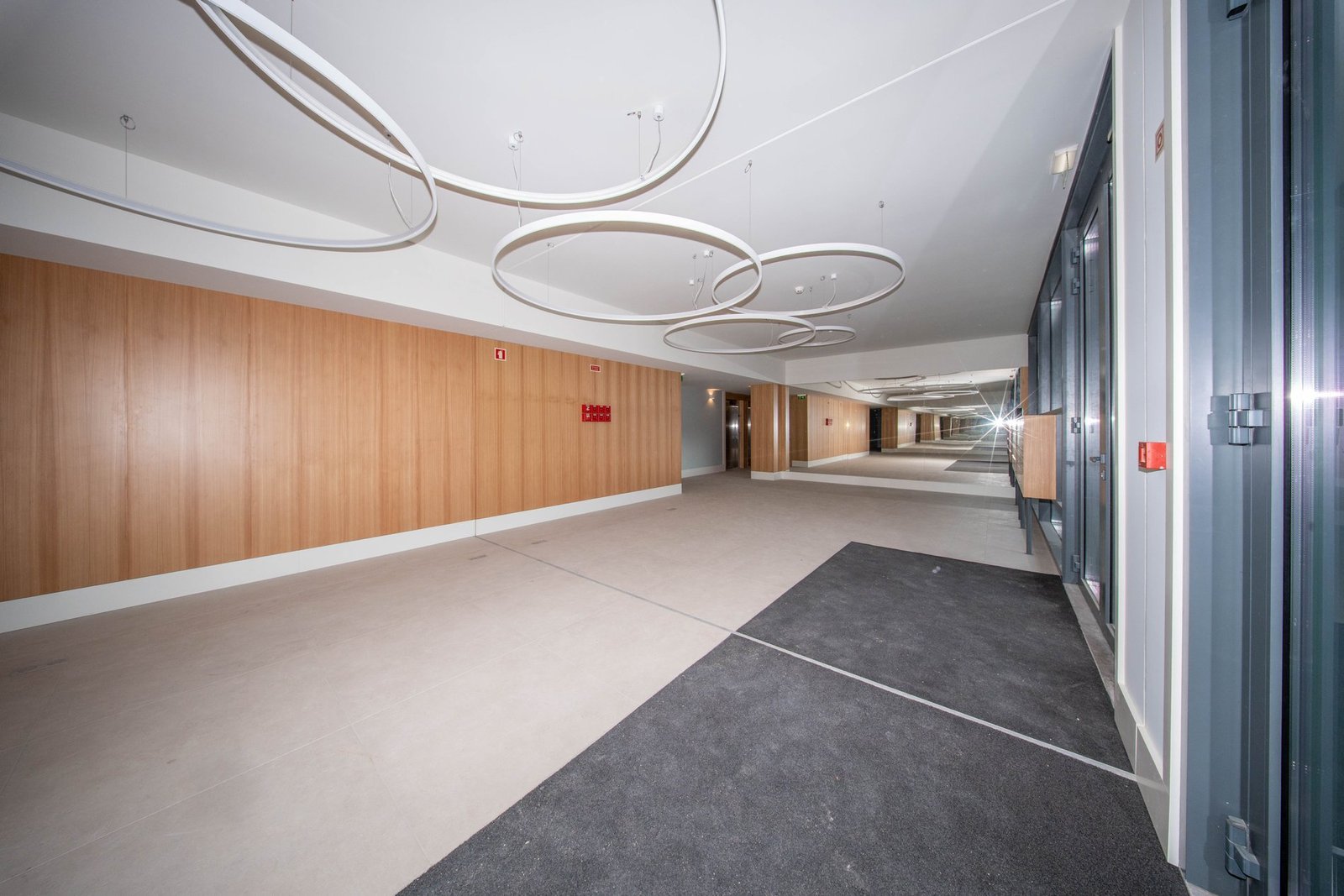 Exceptional 4 Bedroom Apartment At Mirear Terraces! Apartment in Alges, Linda-a-Velha e Cruz Quebrada-Dafundo, Lisbon, Portugal 1 - 15664570