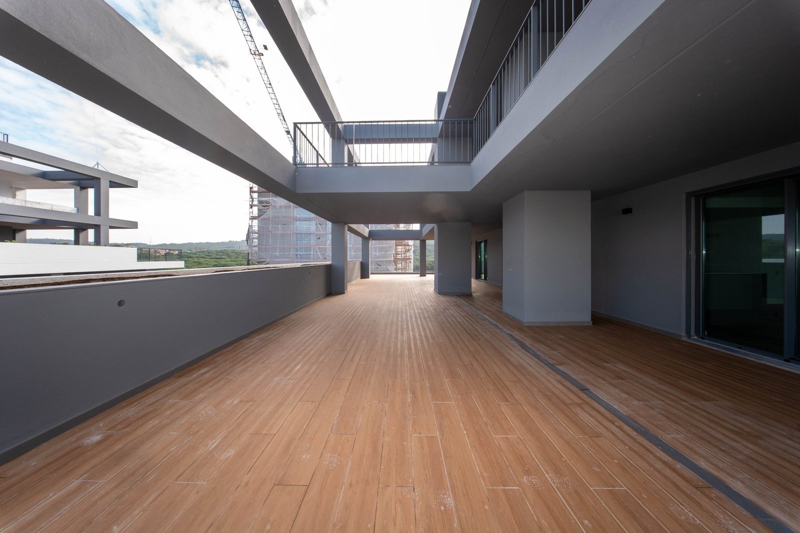 Exceptional 4 Bedroom Apartment At Mirear Terraces! Apartment in Alges, Linda-a-Velha e Cruz Quebrada-Dafundo, Lisbon, Portugal 1 - 15664570