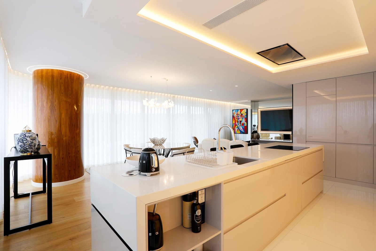 Fantastic 3 Bedroom Apartment In Infinity Tower! Apartment in Campolide, Lisbon, Portugal 1 - 16189205