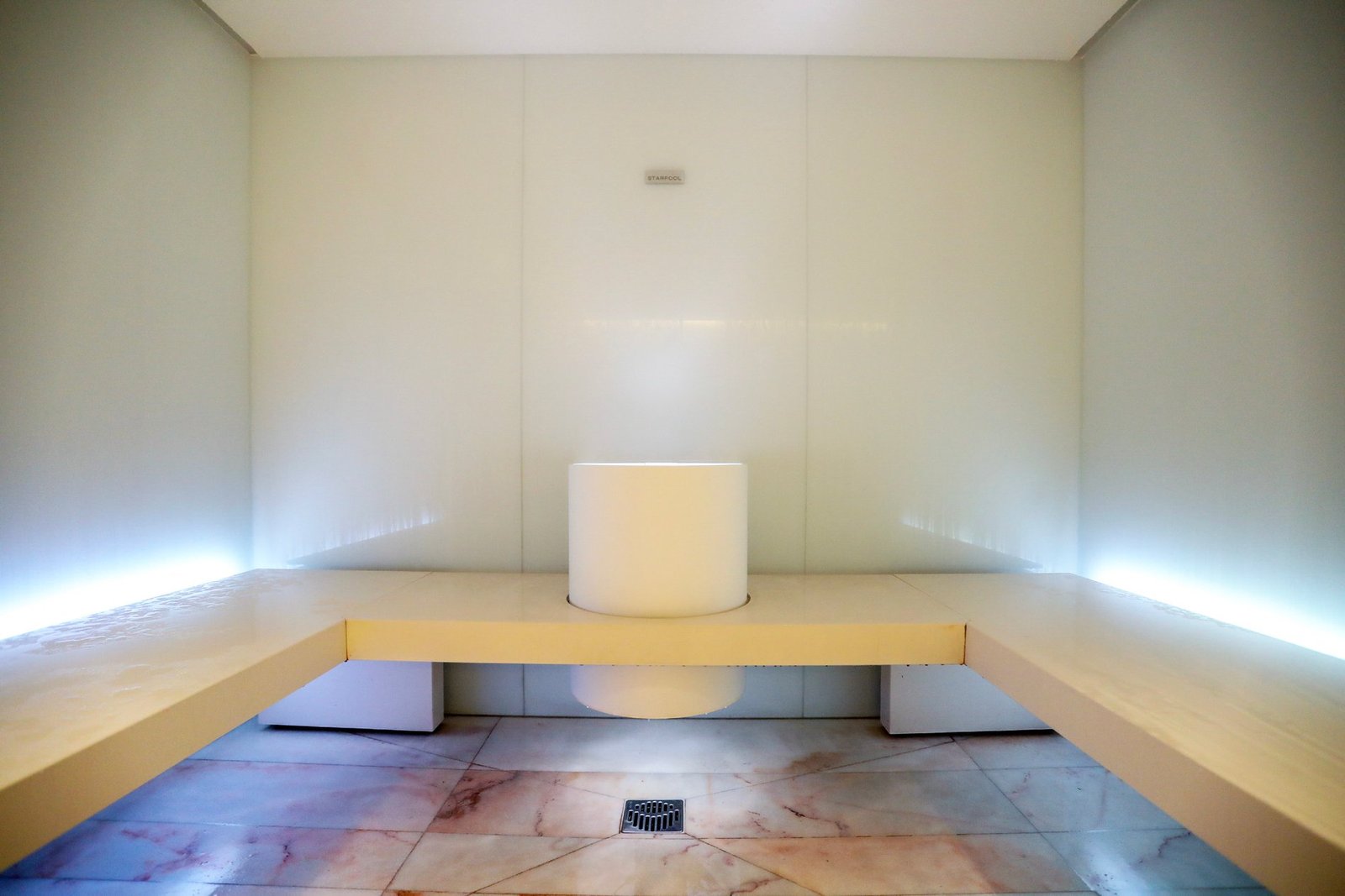 Fantastic 3 Bedroom Apartment In Infinity Tower! Apartment in Campolide, Lisbon, Portugal 1 - 16189205