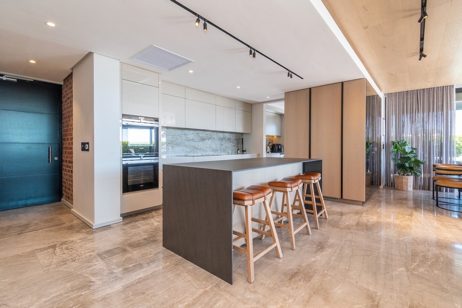 A Magnificent Penthouse Style Home Apartment in Cape Town, Western Cape, South Africa 1 - 16100313