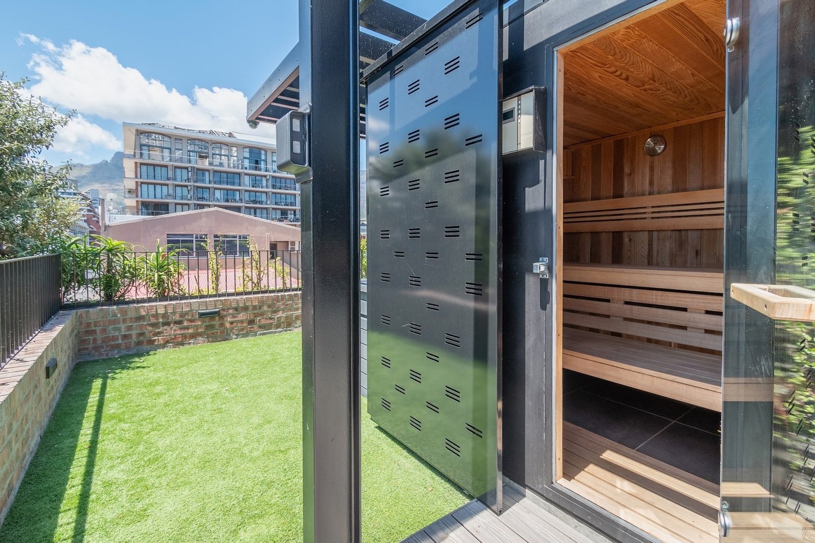 A Magnificent Penthouse Style Home Apartment in Cape Town, Western Cape, South Africa 1 - 16100313