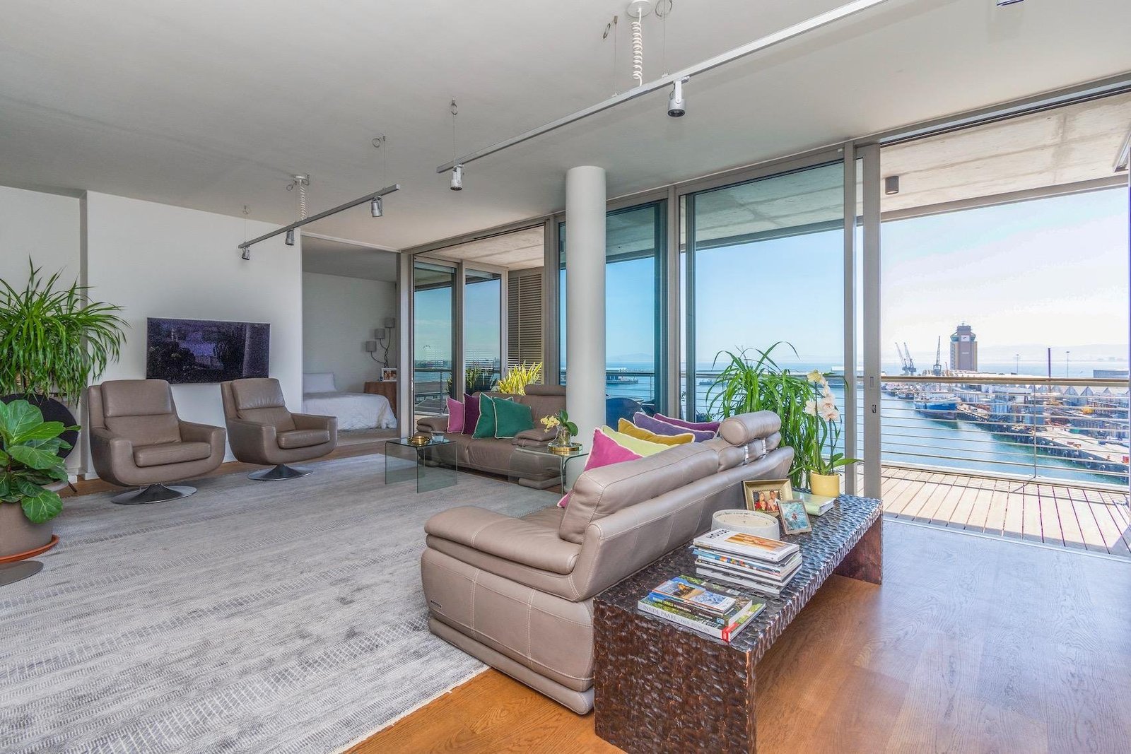 Unique Penthouse Opportunity Apartment in Cape Town, Western Cape, South Africa 1 - 16124280