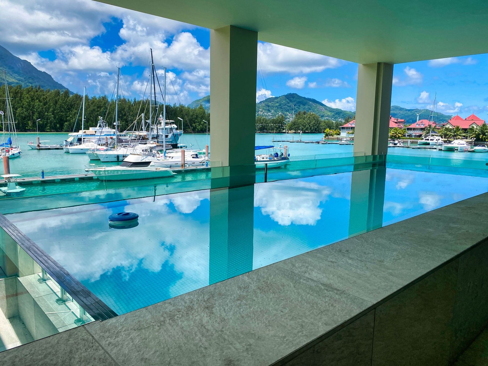 Stunning Apartment, 4 Bedrooms With A Glass Pool Overlooking The Sea Apartment in Eden Island, Seychelles, Seychelles 1 - 15190602